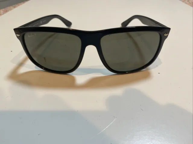 Ray-Ban RB4147 Polarized Sunglases - Black