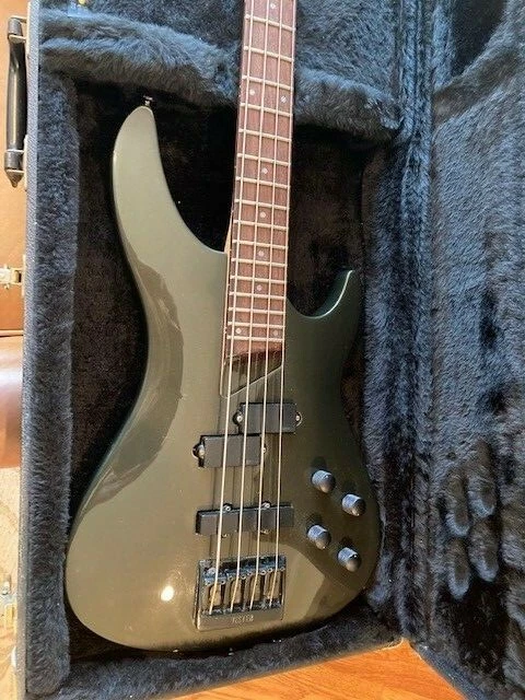 1980 VESTER ACTIVE Bass avec micro EMG et OHSC EUR 195 65