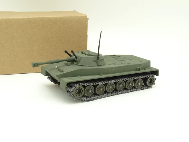 Solido - Speelgoed 2x Armoured Tanks: AMX 13T VCI n. 227 + AMX 13T Canon de 90 n. 230 - 2000