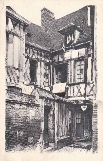 Carte postale ancienne OISE BEAUVAIS 78 vieille maison rue du cloître-st-sauveur