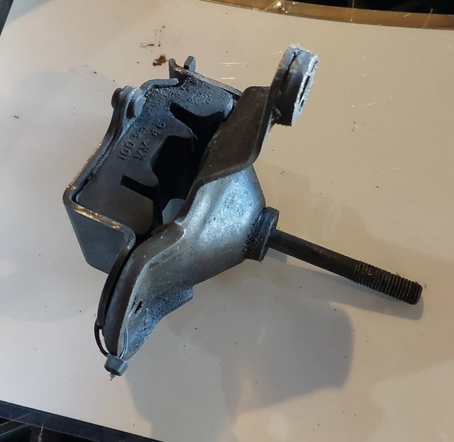 1982-1992  FIREBIRD CAMARO T5 Manual TRANSMISSION TORQUE ARM MOUNT