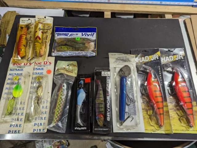 https://www.picclickimg.com/CRoAAOSwlqtlY-zs/New-lures-musky-lures-lot-muskie-pike.webp
