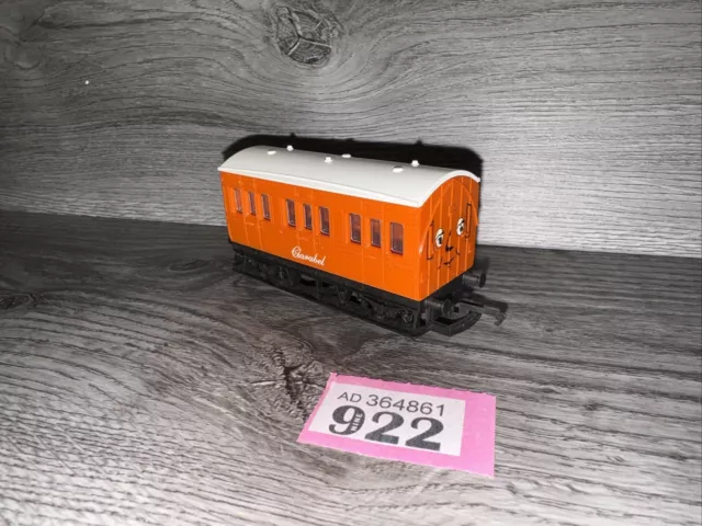 Hornby R112 OO Gauge Clarabel Coach -Thomas Tank Engine and Friends