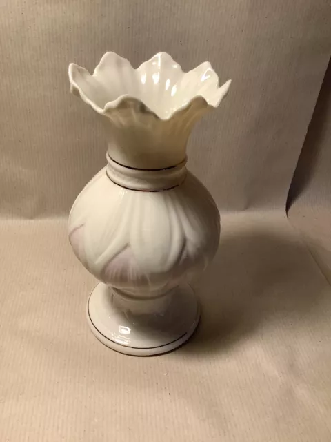 Vintage 1980s Belleek Ireland Tulip Vase 16cm