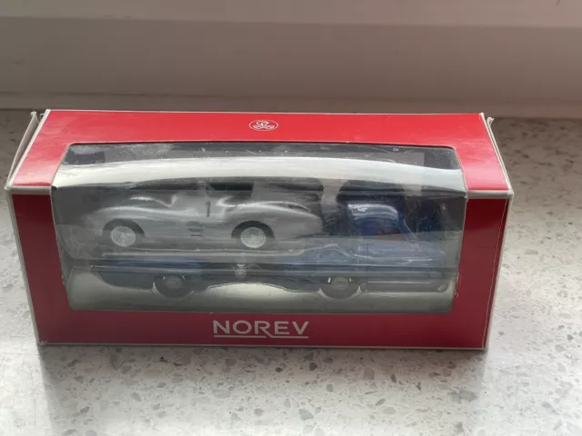 Norev Mercedes-Benz Renntransporter 1:64 Stromlinie