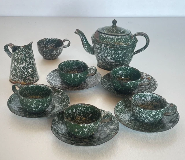 Cafetiere emaillée en tole decor marbre blanc et vert