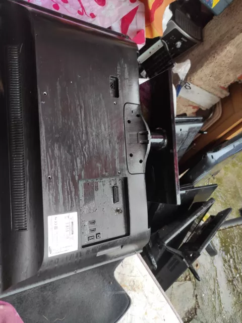 Samsung ue32eh4003 Vends Toutes Pièces Au Détail Ou Lot ,Écran Cassé