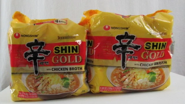 Nongshim Shin Gold Ramyun Noodle Soup with Chicken Broth, Gourmet