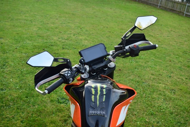 Motorrad KTM Duke 125ccm 4