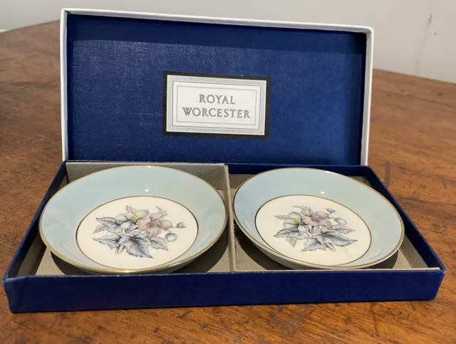 Royal Worcester Boxed Pair of Pin Dishes - Made in England, Gold Edging 2