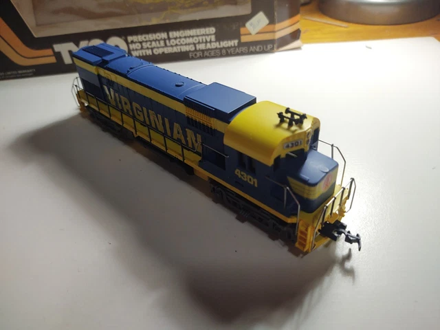 Tyco HO Alco 430 Diesel Locomotive Virginian #4301 Metal hand rails NOS Free Shi