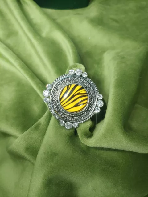 Vintage Large Statement Tiger Stripes Ring Beaded Stretch SZ:6+ Costume Jewelry