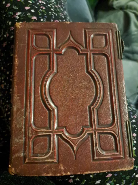 Antique Victorian Photo Album with 19 Photos Id: S.G