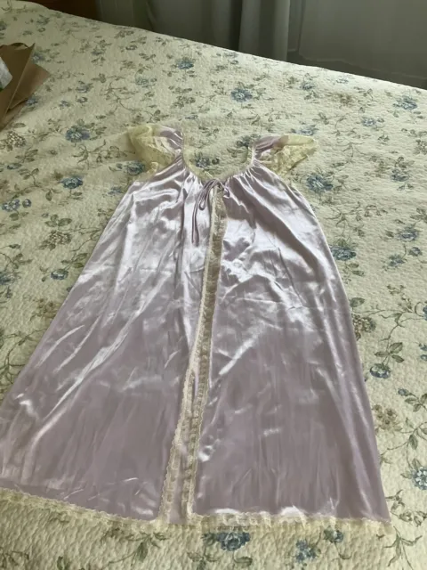 Diamond Cut Vintage Dressing Gown Size12
