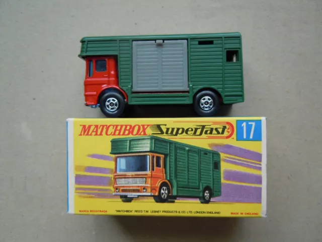 RARE TRANSITIONAL MATCHBOX SUPERFAST No. 17 AEC HORSE BOX RED/GREEN VNM ORIG BOX