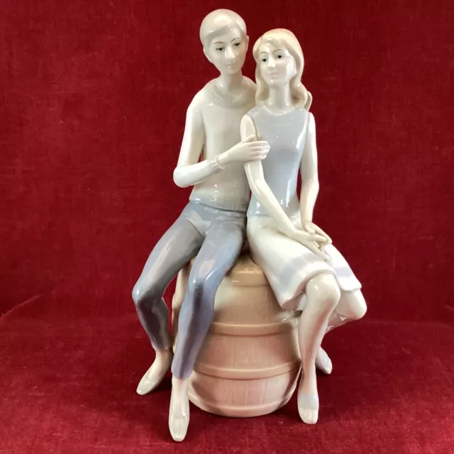 Lladro Style Figurine 'Boy & Girl On A Barrel' 20cm (5C) MO#8767