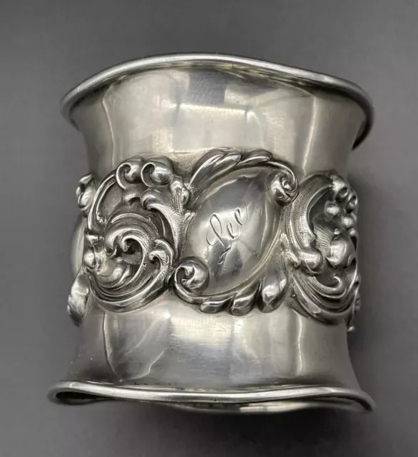 Large Size American Repousse Sterling Silver Napkin Ring Name Engraved “Lee” 3