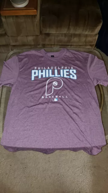 Philadelphia Phillies Baseball  T-Shirt  (Large)