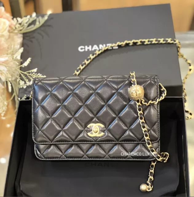 Replica Chanel 23C Clutch With Chain in Lambskin Camellia Crush Charm
