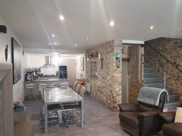 Maison de village en pierre et garage 3