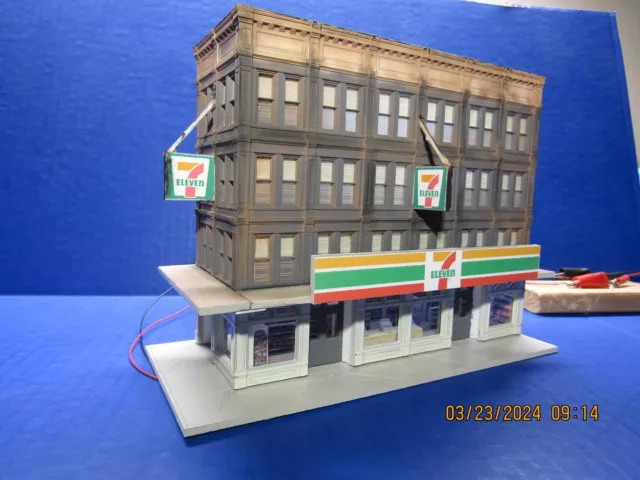 Built HO Scale  7/11 Convenience Grocery Store with Interior Detail Lighted DPM