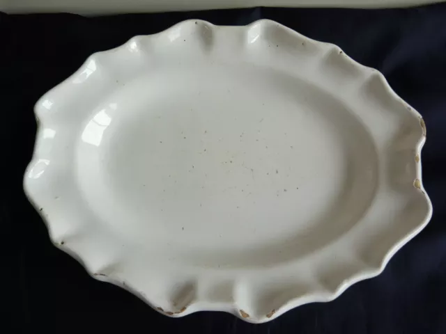 Ancien grand Plat 39 cm en faience de Moustiers blanc XVIIIè