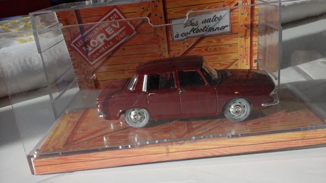 Miniature Norev Renault 10 Rouge Vif - 1/43 - Intérieur Rouge - Occasion En Boîte