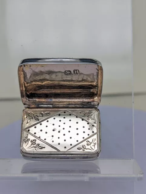 Georgian silver vinaigrette with gold washed interior