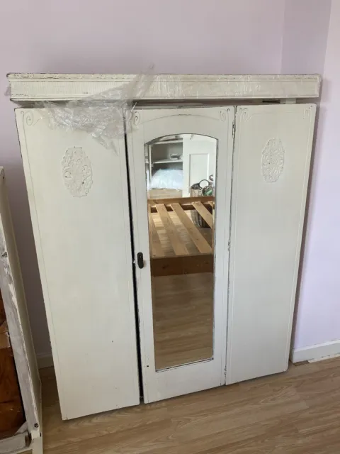 Retro Vintage 3 Door Wardrobe W Mirror & Base Drawer - White