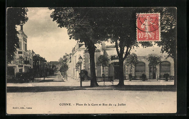 CPA Cosne, Place de la Gare and Rue du 14 July 1910