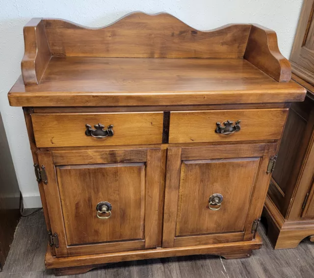 Vintage Solid Maple Dry Sink That is in Very Nice Condition