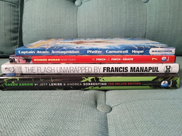 DC Comics HC TPB Lot Unwrapped Deluxe Flash Green Arrow Wonder Woman Lemire War 2