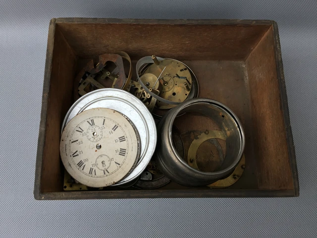 Lot De Pièces Détachées Pour Pendule, Réveil, Horloge Ancienne - Bronze - Occasion
