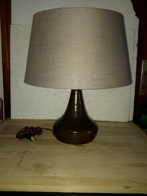 Belle lampe en grés vernissé vintage datée 1976 et signature à identifier