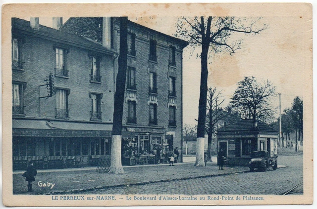 LE PERREUX SUR MARNE - Val de Marne - CPA 94 - Rond point de Plaisance - café