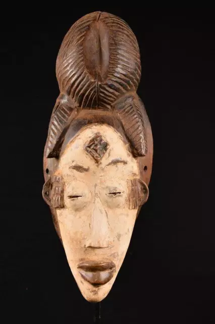 22764 A Primitive African Punu Mask Gabon