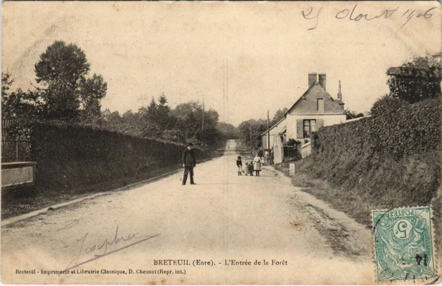 CPA BERNAY-L'Entrée de la Foret (28846)