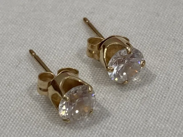 Vintage DQCZ 14k Solid Yellow Gold White 5mm CZ Cubic Zirconia Stud Earrings