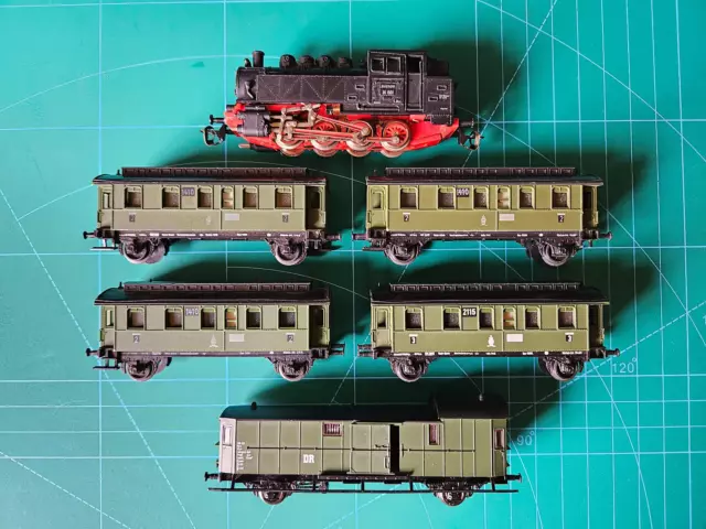 TT Bahn, TT Zeuke, BTTB, Tenderlok BR 81-001, Dampflok, Zug, 5 Wagen, DR, 1:120