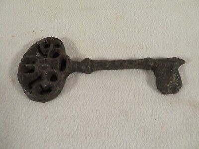 Large Antique Vintage Gate Skeleton Key Cast Iron ~ 5.5" Circular Patterns Hole
