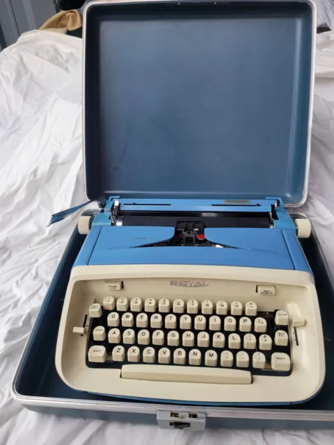 Vintage 1960s Royal Aristocrat Blue TypeWriter With Case