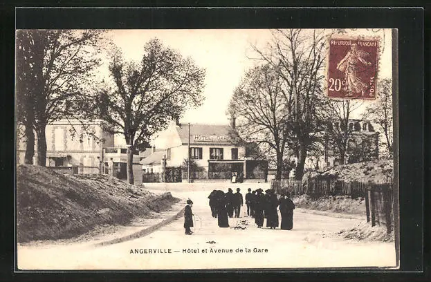 CPA Angerville, Hôtel et Avenue de la Gare 1921
