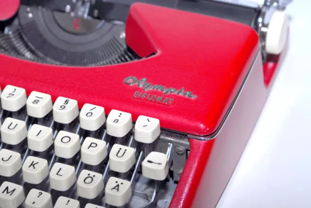 Olympia Diplomat, rot,  qwertz, pica ,  typewriter, revidiert, top selten.