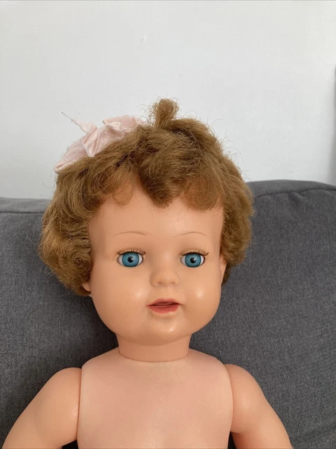 BELLA POUPEE DE 72 CM AVEC BOITE A MUSIQUE
