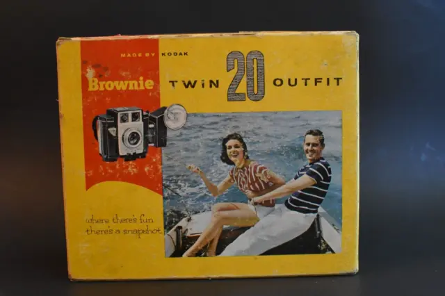 Vtg 1950s Kodak Brownie Twin 20 Outfit Film Camera w/ Original Box