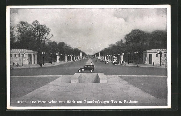 AK Berlin-Tiergarten, Ost-West-Achse mit Blick auf Brandenburger Tor und Rathau