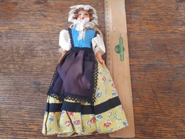 POUPEE FOLKLORIQUE REGIONALE ancienne EUR 15,00 - FR