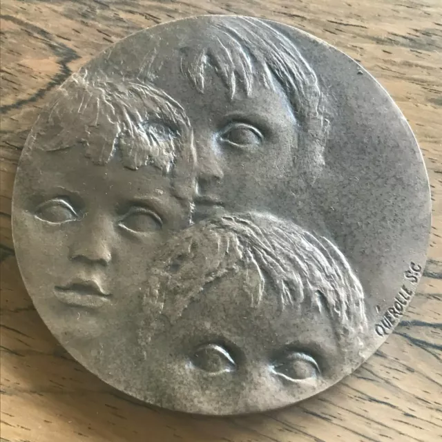 Médaille bronze SOS Villages d'enfants de France sculpteur Quérolle 1976 Medal