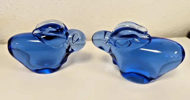 Vintage Hand Blown cobalt Blue Art Glass Bunny Rabbits Figurine Paperweight 2X
