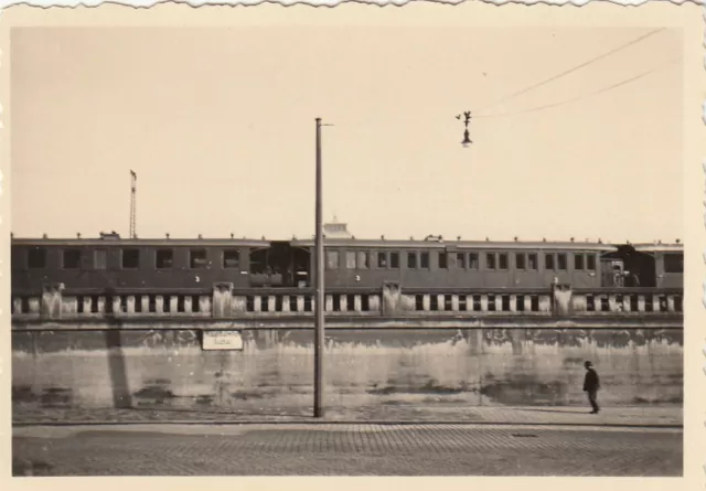 ORIG. FOTO Waggon Personenwagen 3.Klasse Hauptbahnhof Südbau  ca.7x10 (G1161)